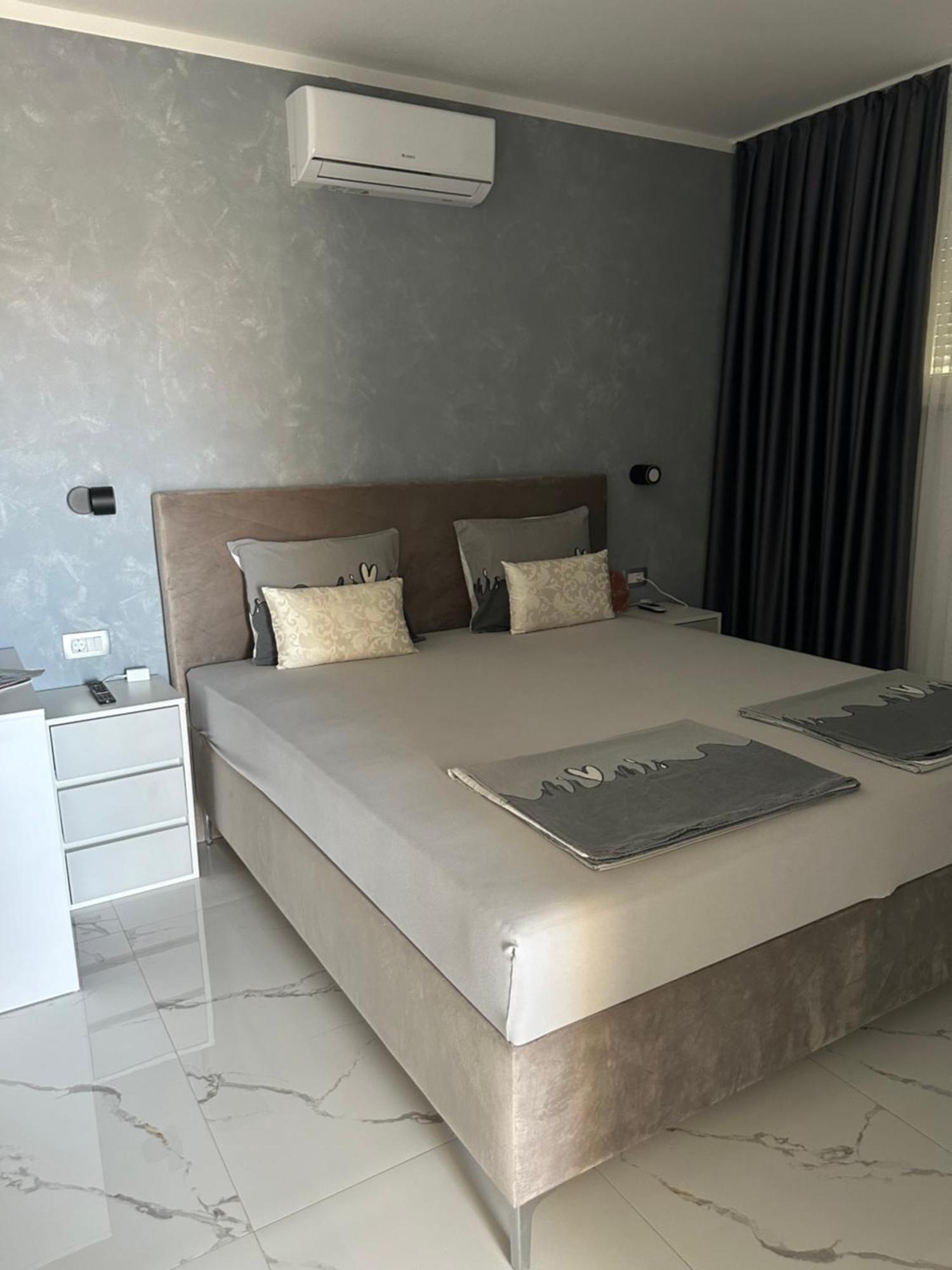 Apartments Roxsi โนวาลยา ภายนอก รูปภาพ